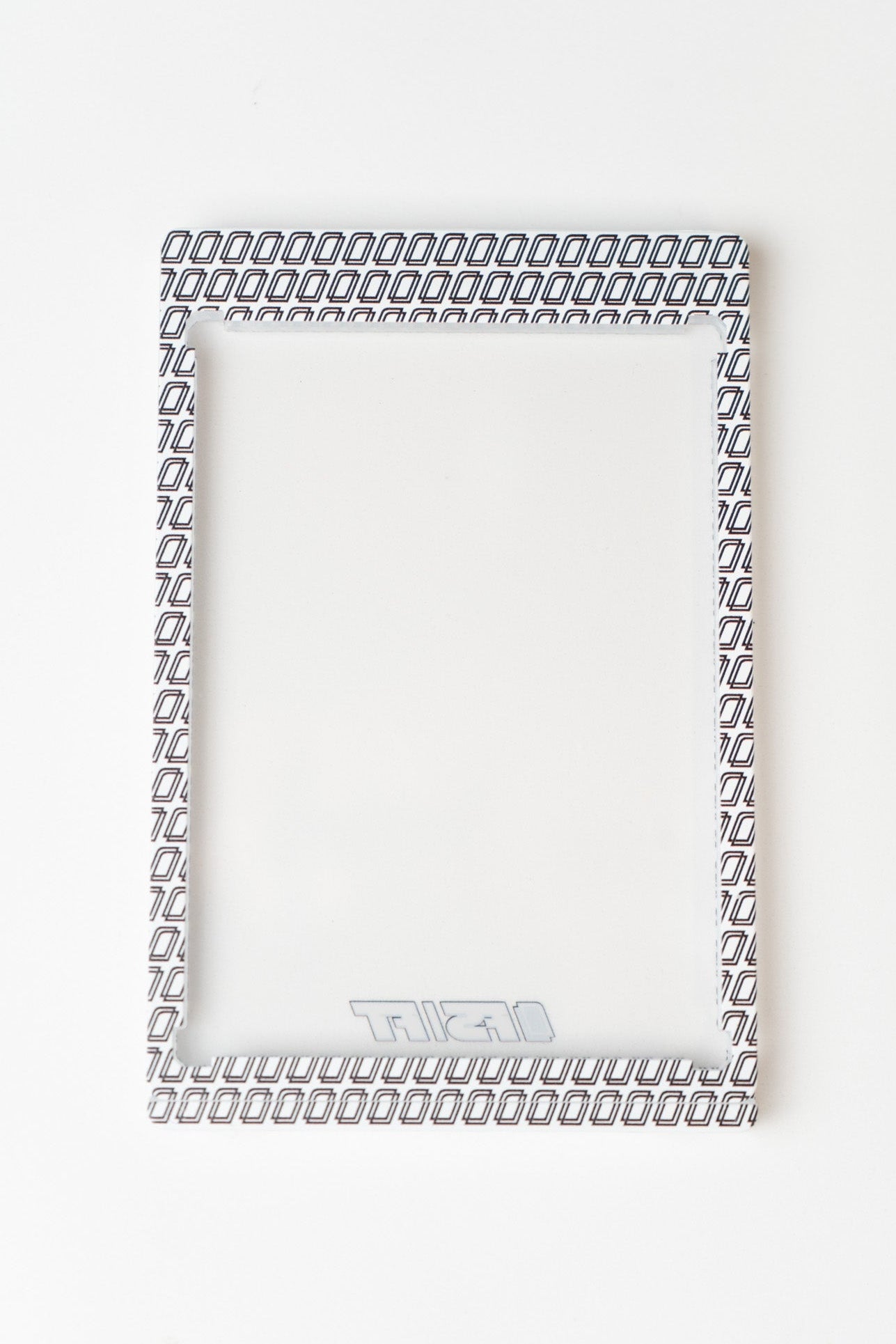 White & Black 35pt Mag - All Over Pattern