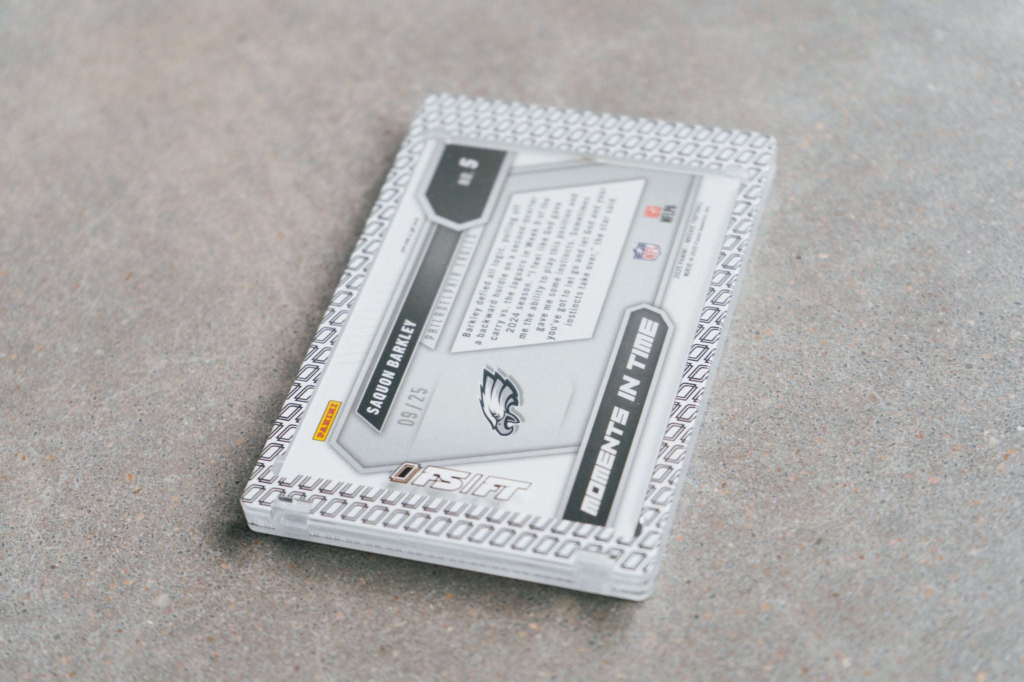 White & Black 35pt Mag - All Over Pattern